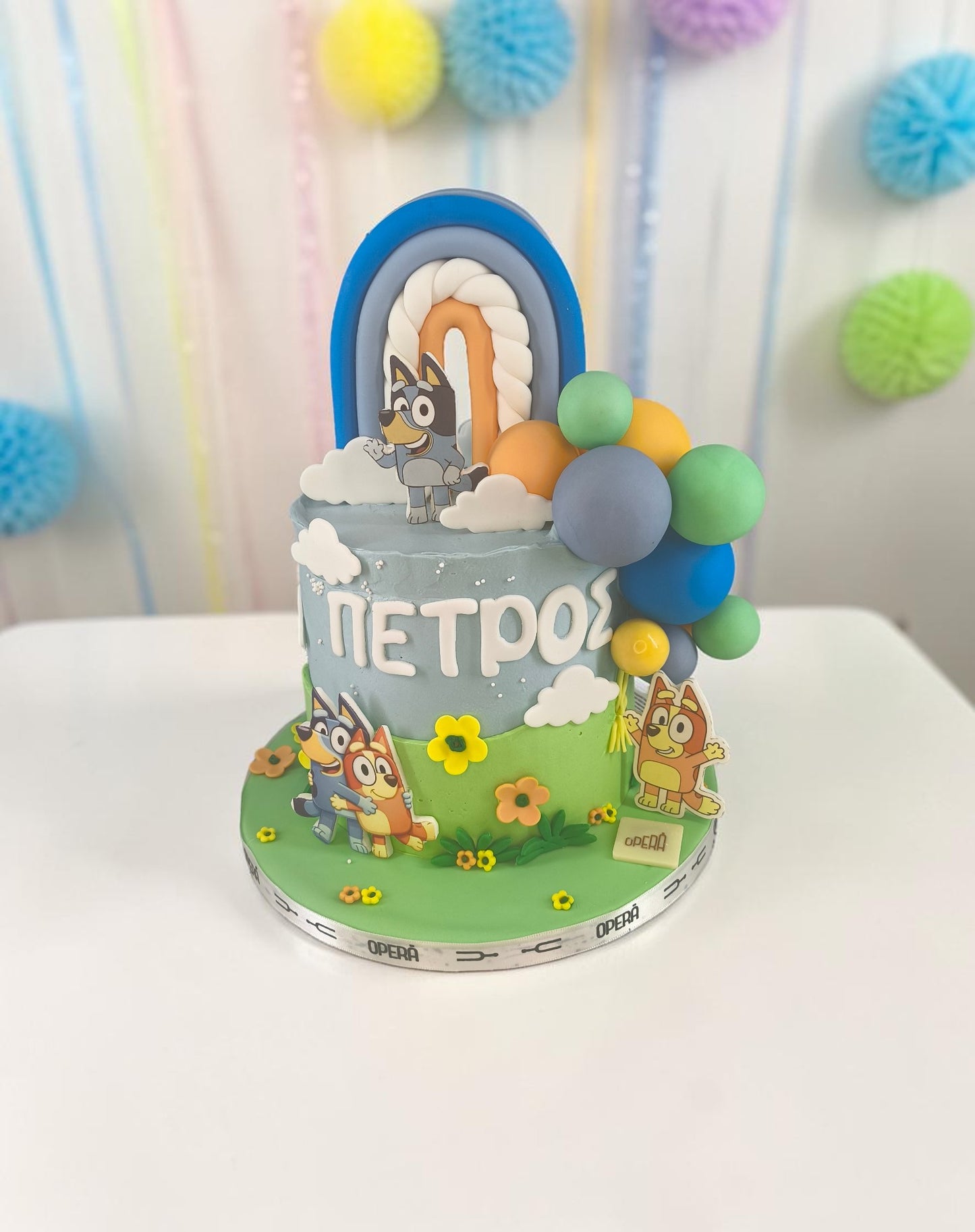 Τούρτα 3d Bluey με Ουράνιο Τόξο & Μπαλόνια