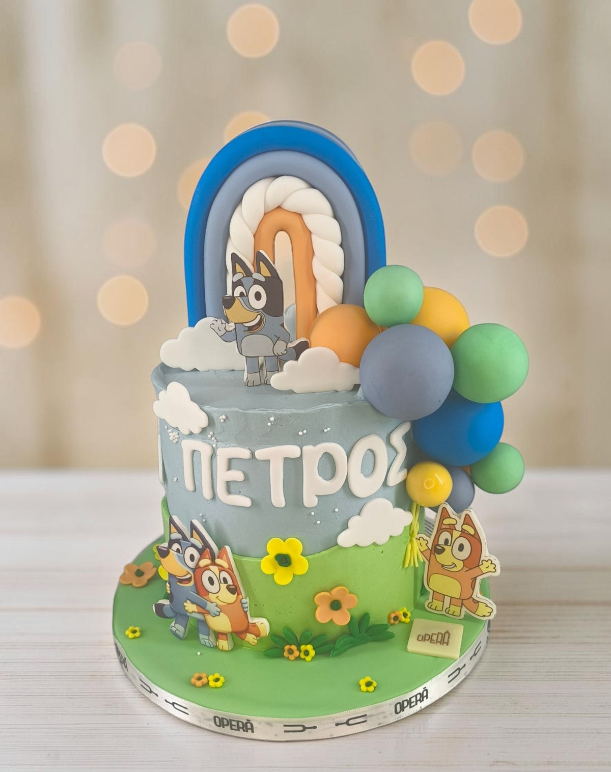 Τούρτα 3d Bluey με Ουράνιο Τόξο & Μπαλόνια