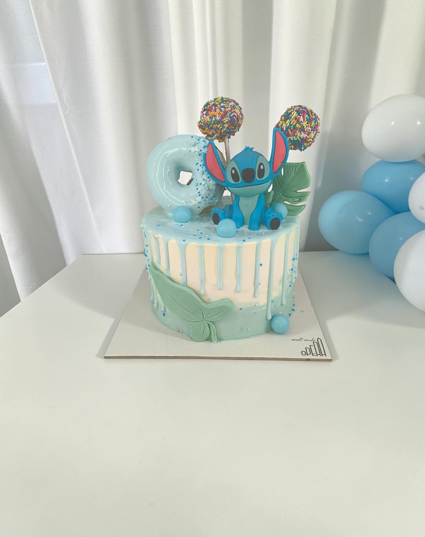 Τούρτα 3d Stitch με Donut & Cake Pops