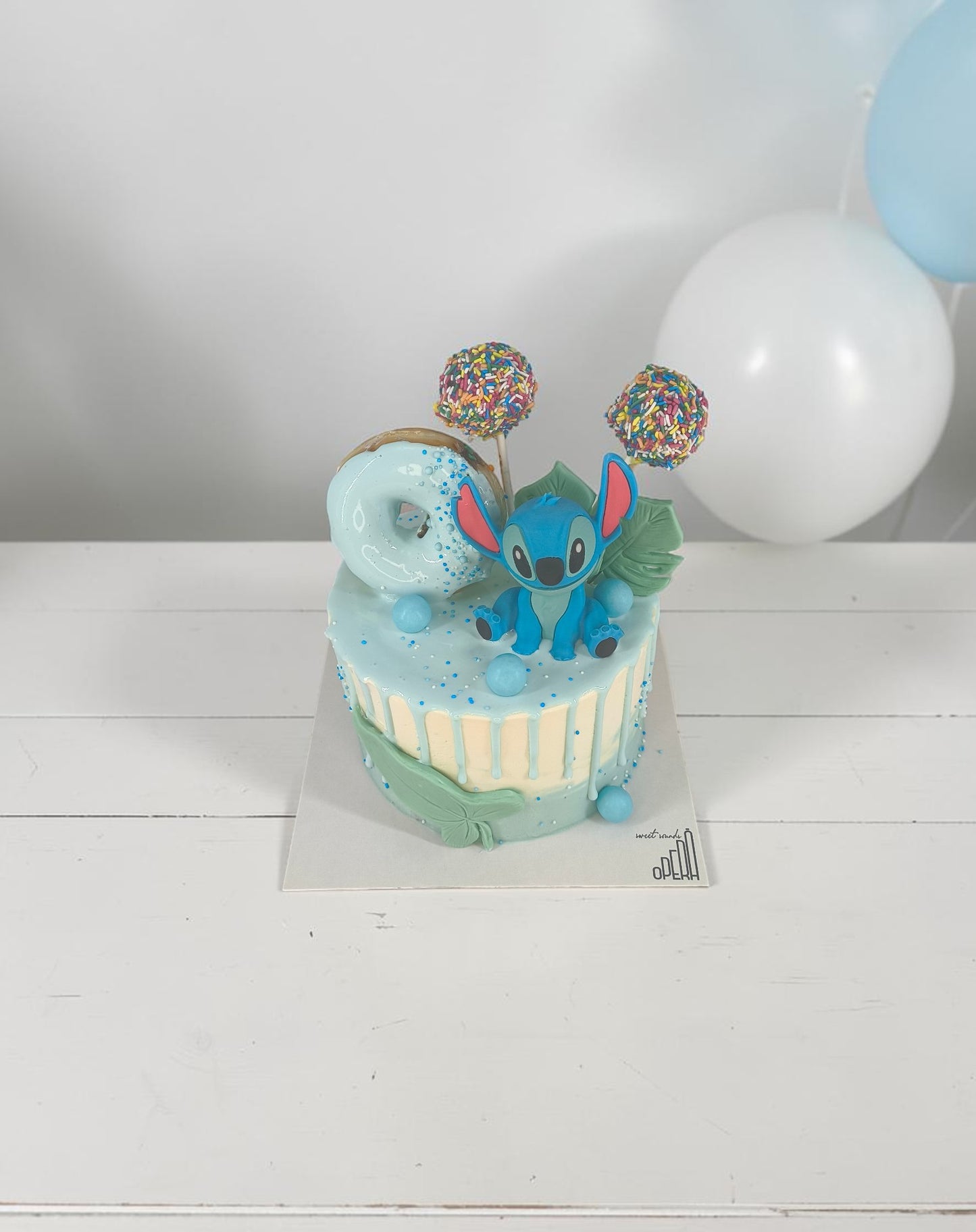 Τούρτα 3d Stitch με Donut & Cake Pops
