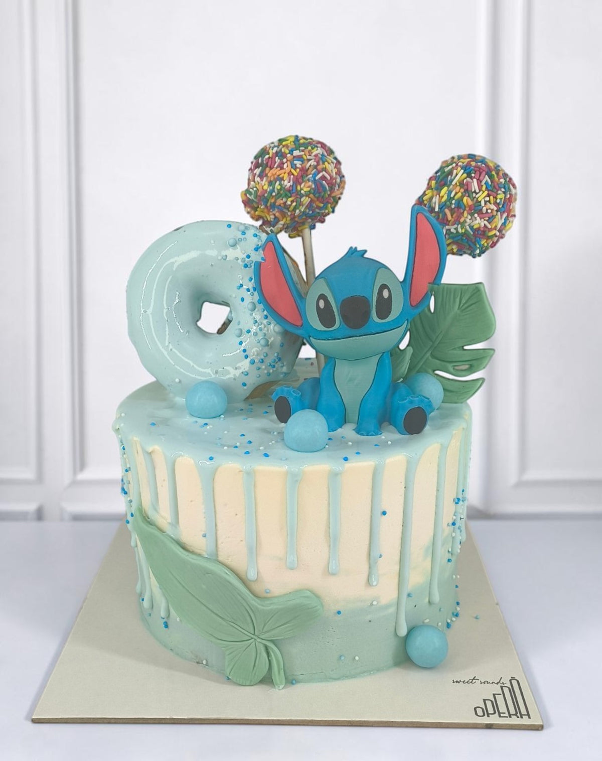 Τούρτα 3d Stitch με Donut & Cake Pops